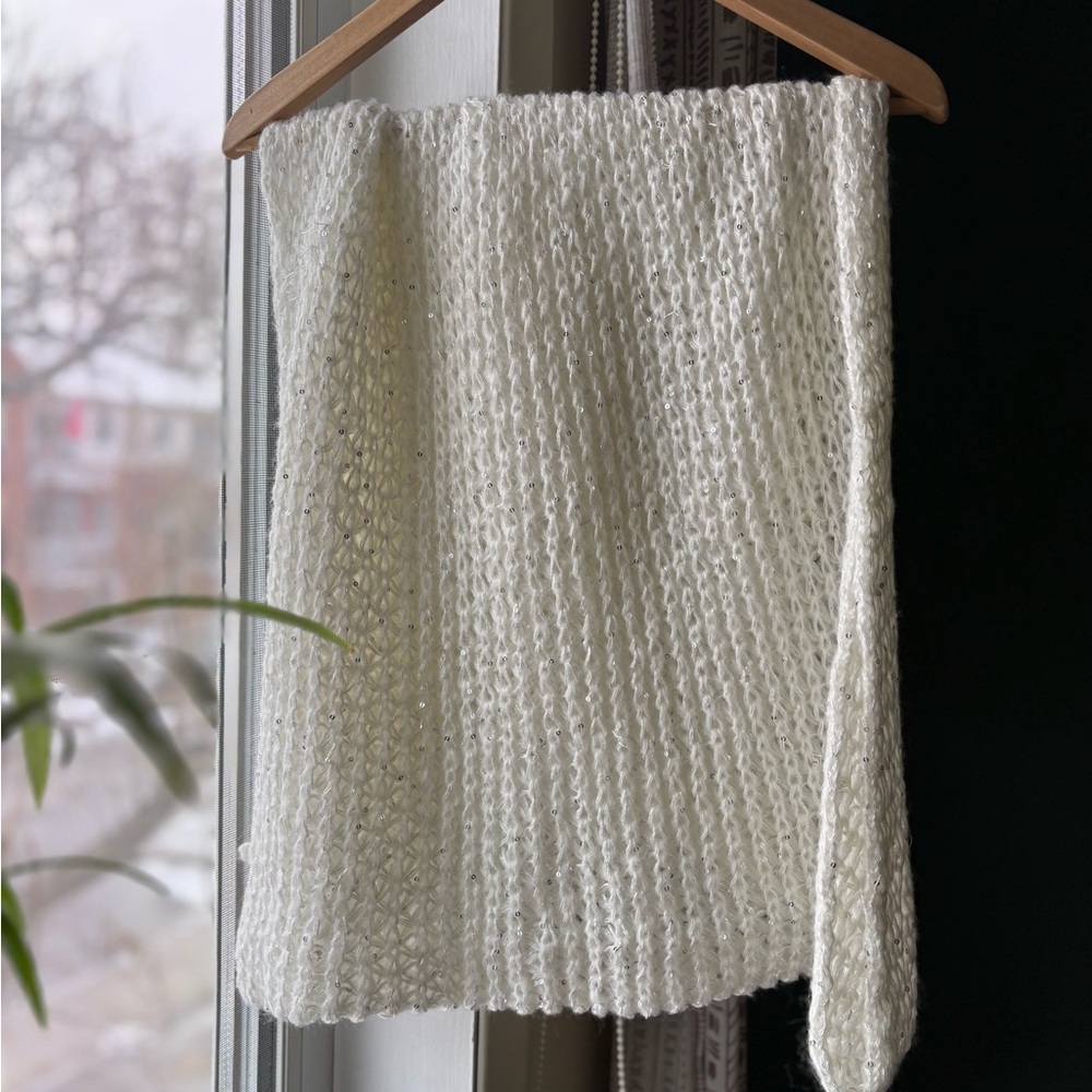 Cozy White Knit Scarf